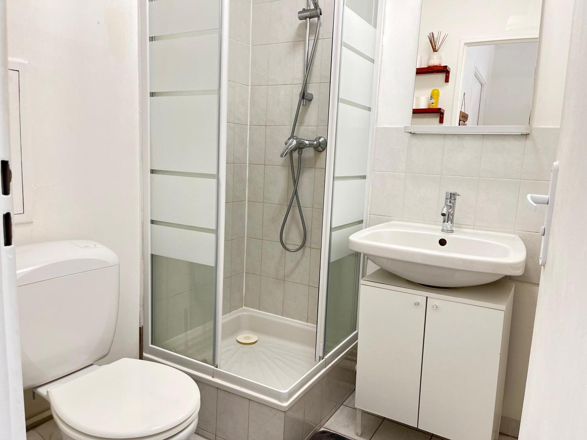 דירות Studio Cosy Au Pied De La Gare De Cergy Le Haut - 35 Min De Paris מראה חיצוני תמונה